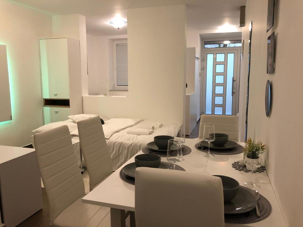 Ferienwohnung Modern Center Studio Under The Castle II Free Parking Laibach Exterior foto